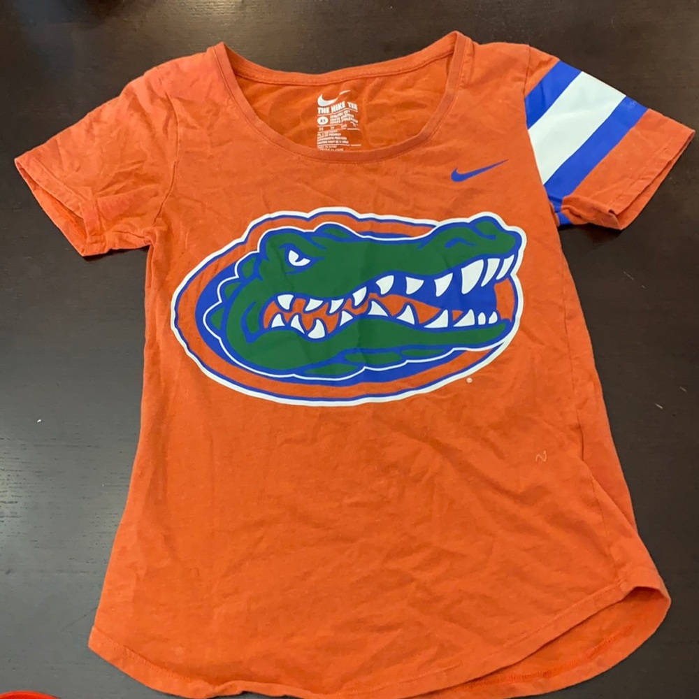gators shirt